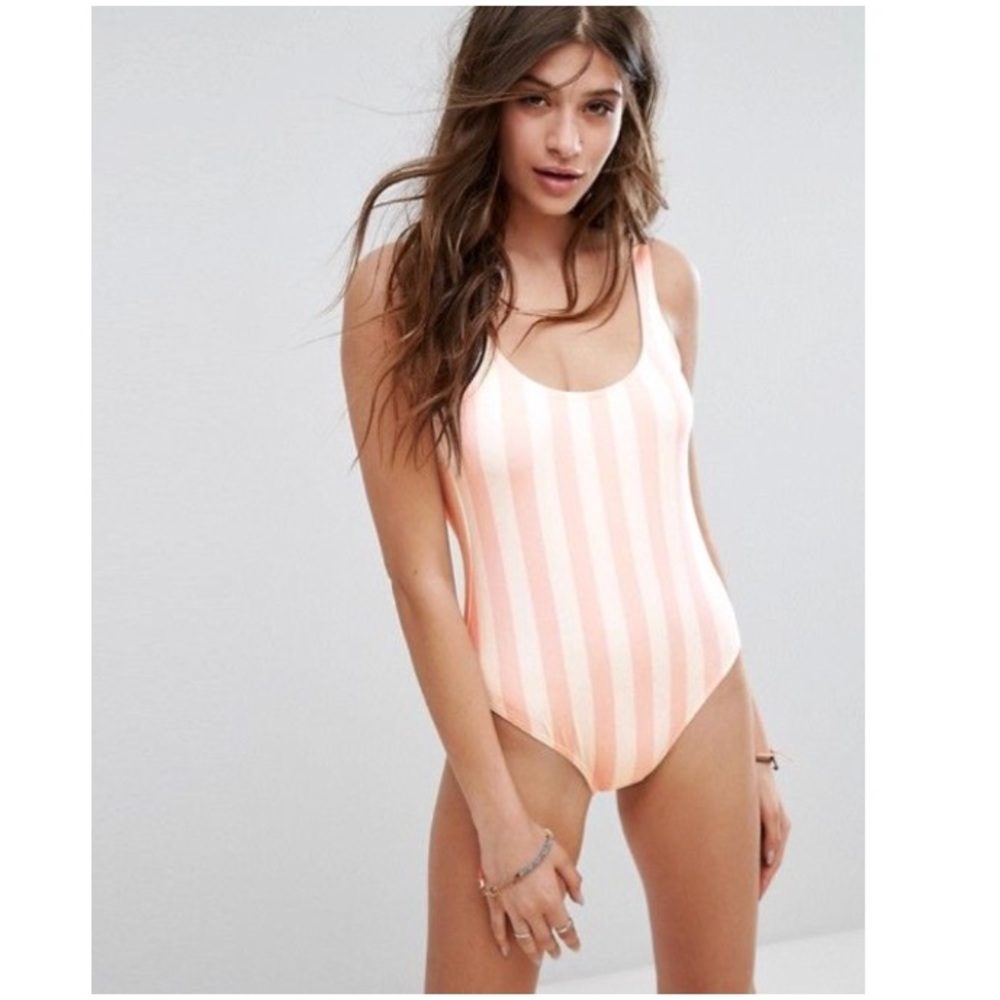 ๐ฅ๐ฅBILLABONG - CANDY ONE PIECE๐ฅ๐ฅ - Picture 6 of 7